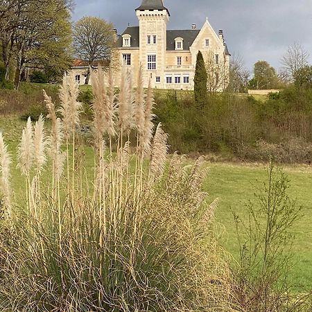 Chateau De Bellevue B&B Et Appartements Avec Piscine Saisonal Chauffee Et Chambres Partout Climatisees Saint-Avit  外观 照片