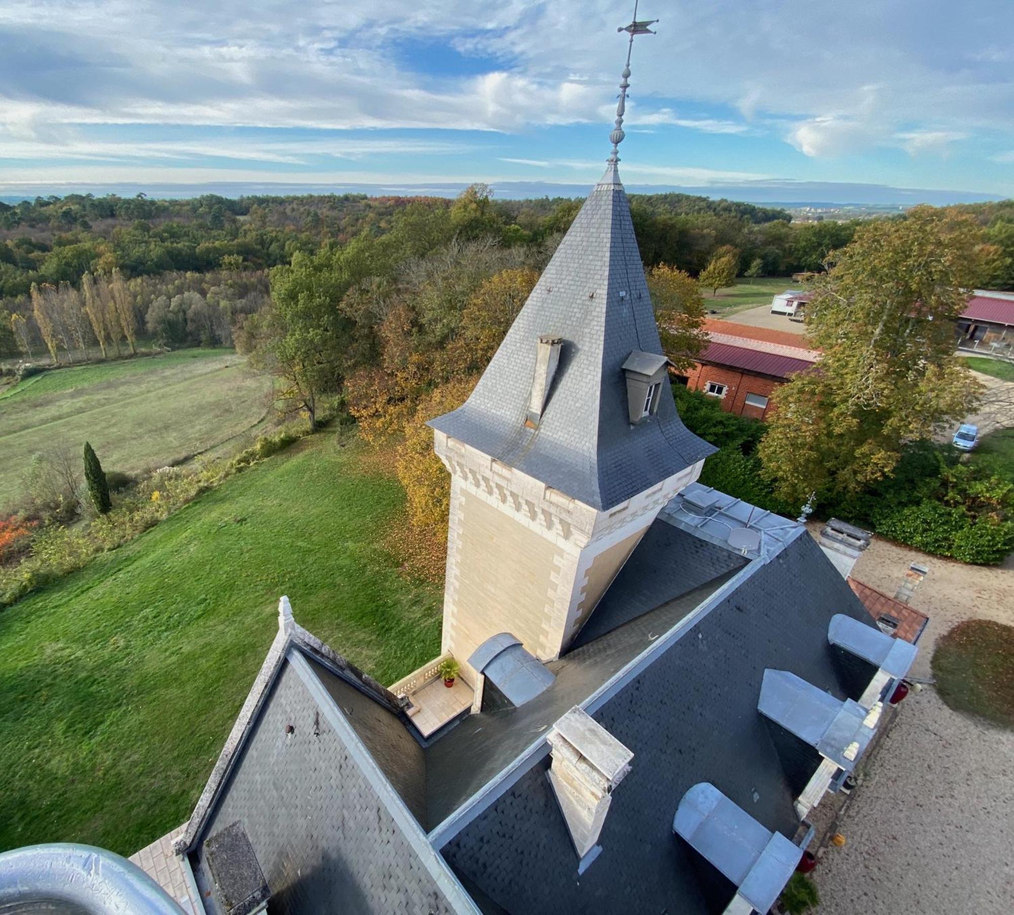 Chateau De Bellevue B&B Et Appartements Avec Piscine Saisonal Chauffee Et Chambres Partout Climatisees Saint-Avit  外观 照片