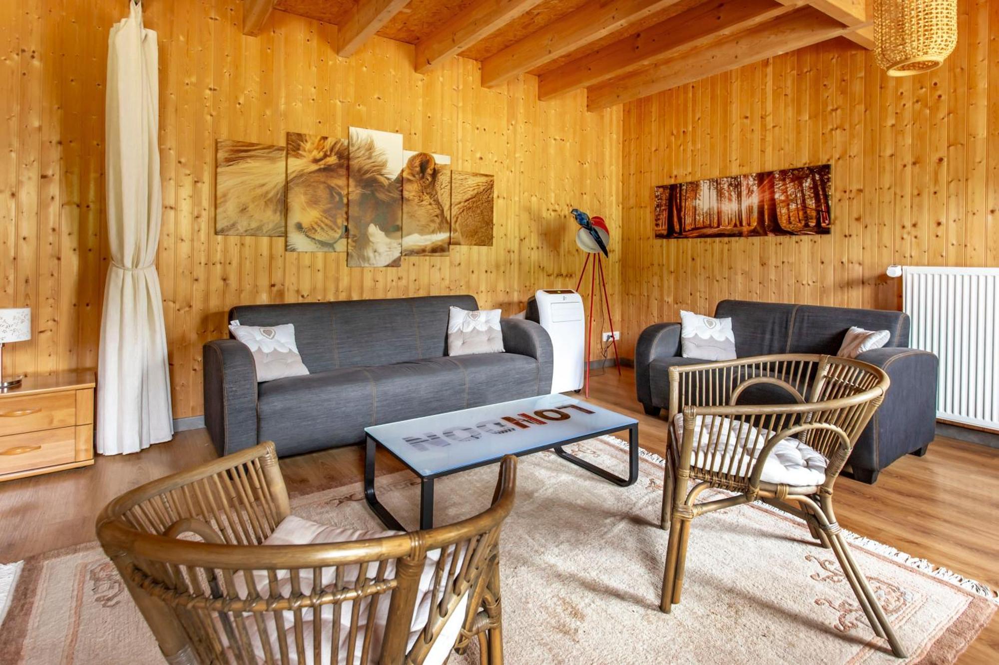 Chateau De Bellevue B&B Et Appartements Avec Piscine Saisonal Chauffee Et Chambres Partout Climatisees Saint-Avit  外观 照片