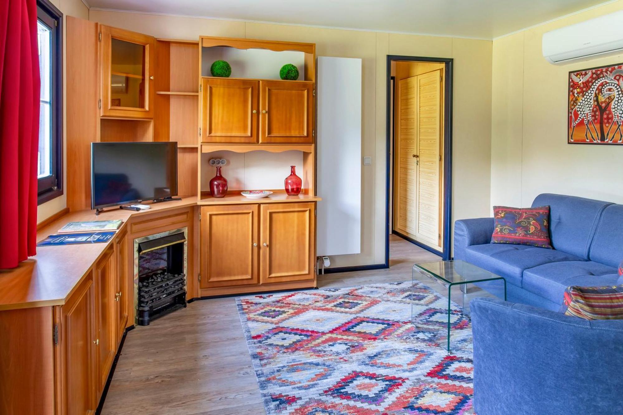 Chateau De Bellevue B&B Et Appartements Avec Piscine Saisonal Chauffee Et Chambres Partout Climatisees Saint-Avit  客房 照片