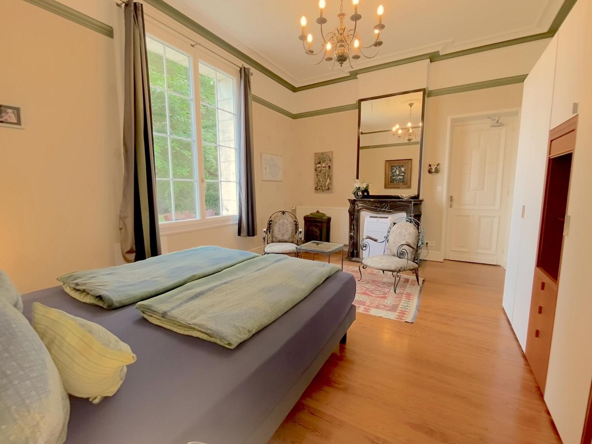 Chateau De Bellevue B&B Et Appartements Avec Piscine Saisonal Chauffee Et Chambres Partout Climatisees Saint-Avit  外观 照片