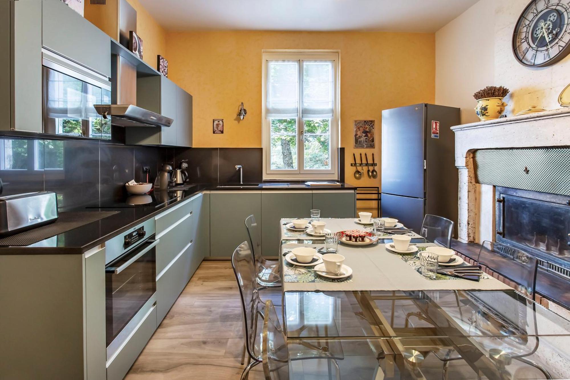 Chateau De Bellevue B&B Et Appartements Avec Piscine Saisonal Chauffee Et Chambres Partout Climatisees Saint-Avit  客房 照片