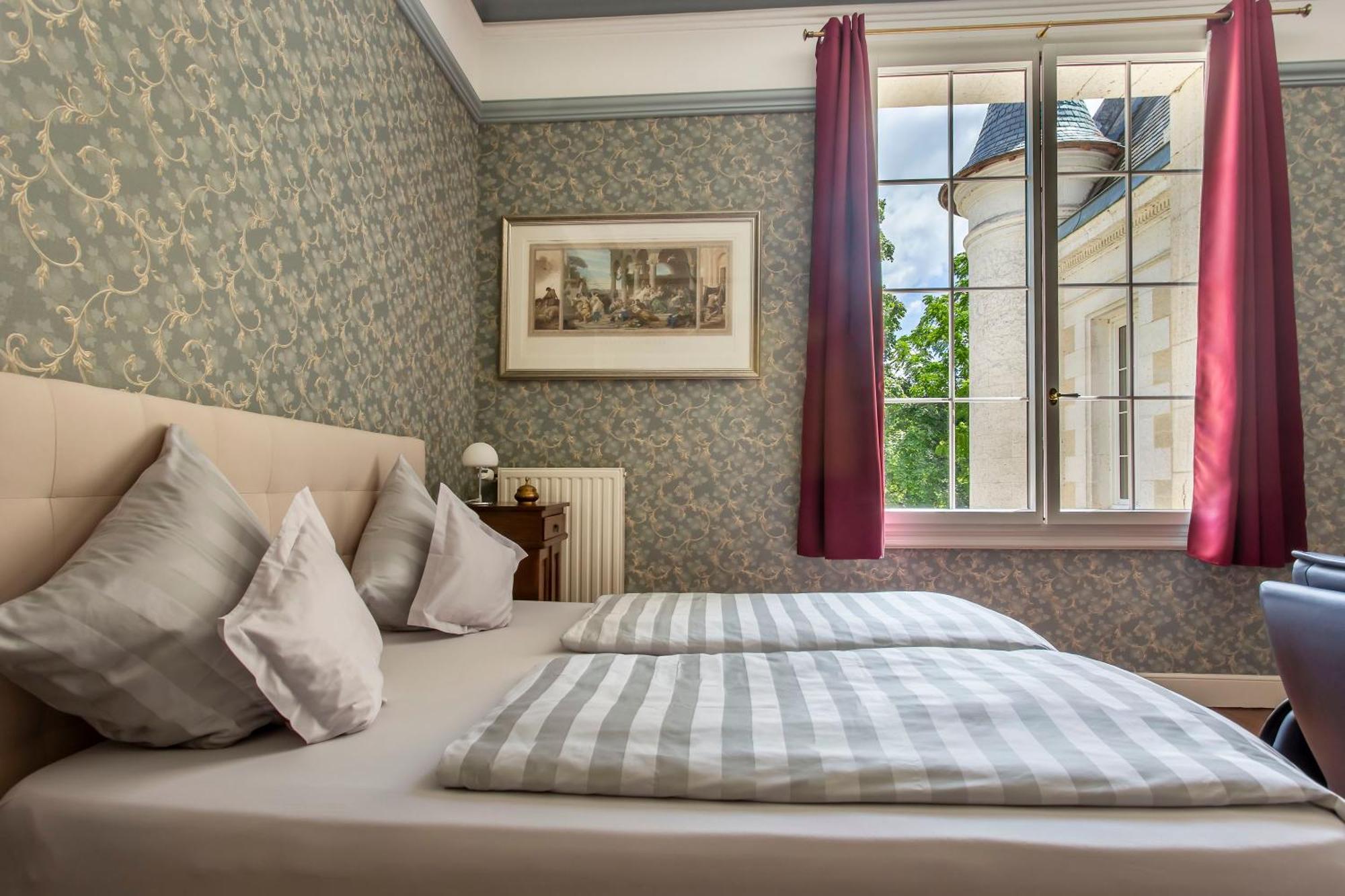 Chateau De Bellevue B&B Et Appartements Avec Piscine Saisonal Chauffee Et Chambres Partout Climatisees Saint-Avit  外观 照片