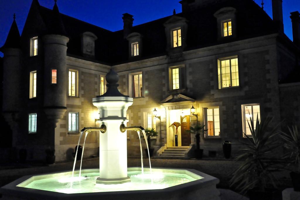 Chateau De Bellevue B&B Et Appartements Avec Piscine Saisonal Chauffee Et Chambres Partout Climatisees Saint-Avit  外观 照片