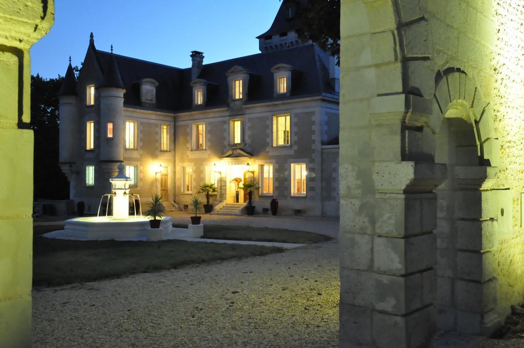 Chateau De Bellevue B&B Et Appartements Avec Piscine Saisonal Chauffee Et Chambres Partout Climatisees Saint-Avit  外观 照片